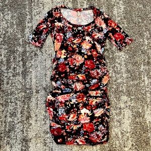 Maternity Dress - Fitted with side Ruching - Size Medium - Black w/ Floral Prt